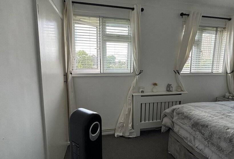 Резиденция Romford Cozy Retreat