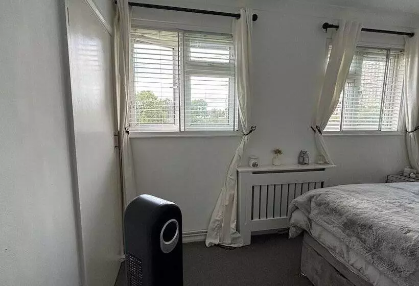 Residenssi Romford Cozy Retreat