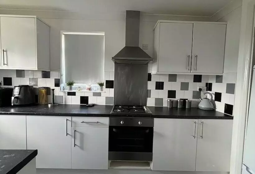 Residenssi Romford Cozy Retreat