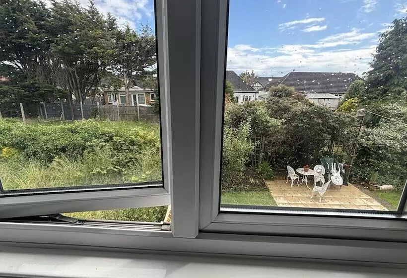 Residenssi Romford Cozy Retreat