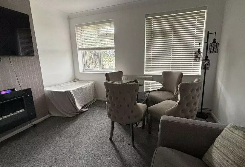 Residenssi Romford Cozy Retreat