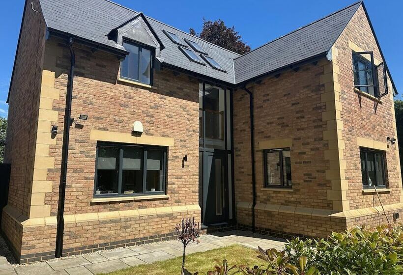 Резиденция Tranquil Oxford Retreat 4 Bedroom House Aircon