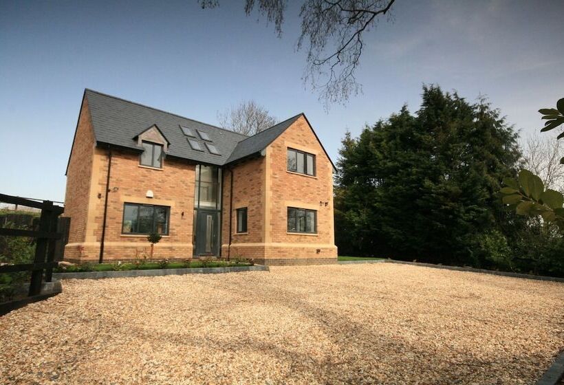 Резиденция Tranquil Oxford Retreat 4 Bedroom House Aircon