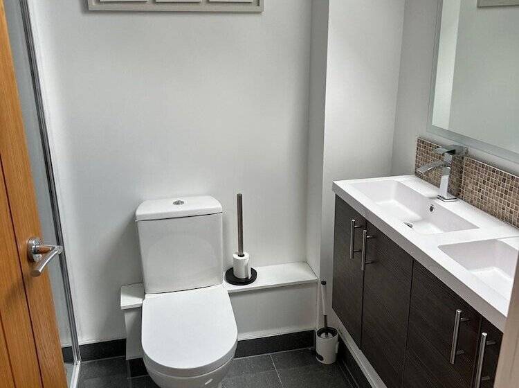 Резиденция Tranquil Oxford Retreat 4 Bedroom House Aircon