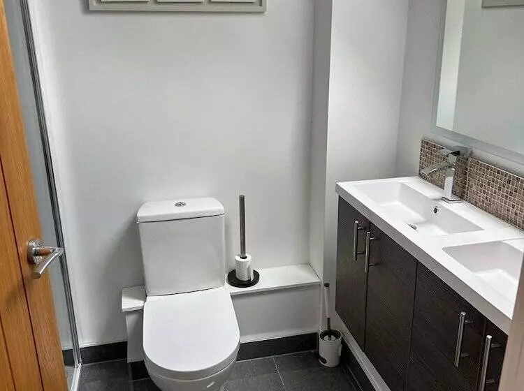 Residenssi Tranquil Oxford Retreat 4 Bedroom House Aircon