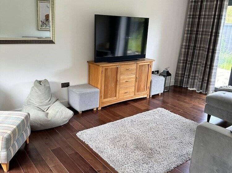 Резиденция Tranquil Oxford Retreat 4 Bedroom House Aircon