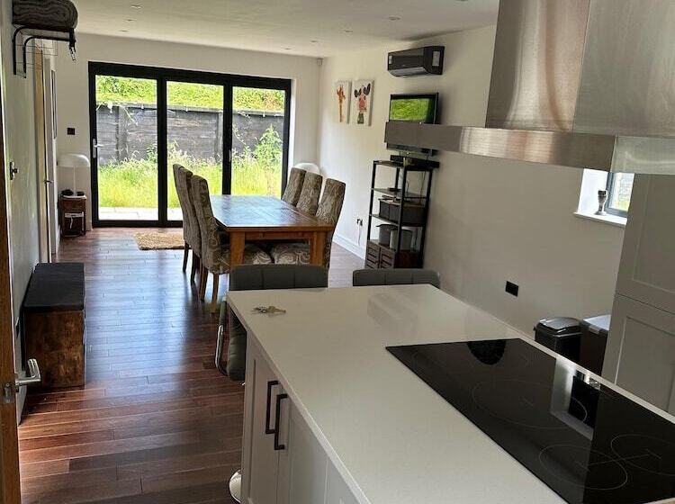 Резиденция Tranquil Oxford Retreat 4 Bedroom House Aircon