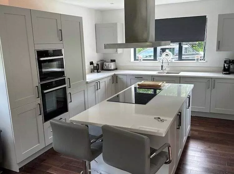 Residenssi Tranquil Oxford Retreat 4 Bedroom House Aircon