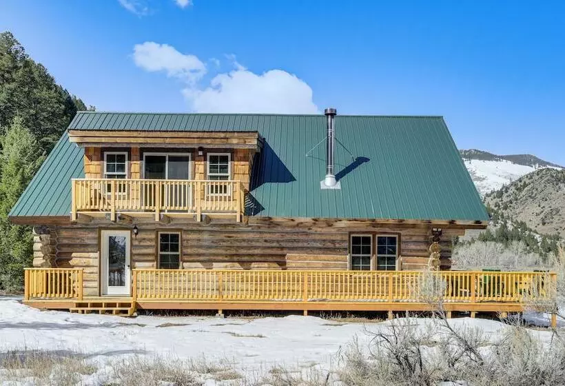Riverfront Montana Log Cabin W/ Mountain Views!
