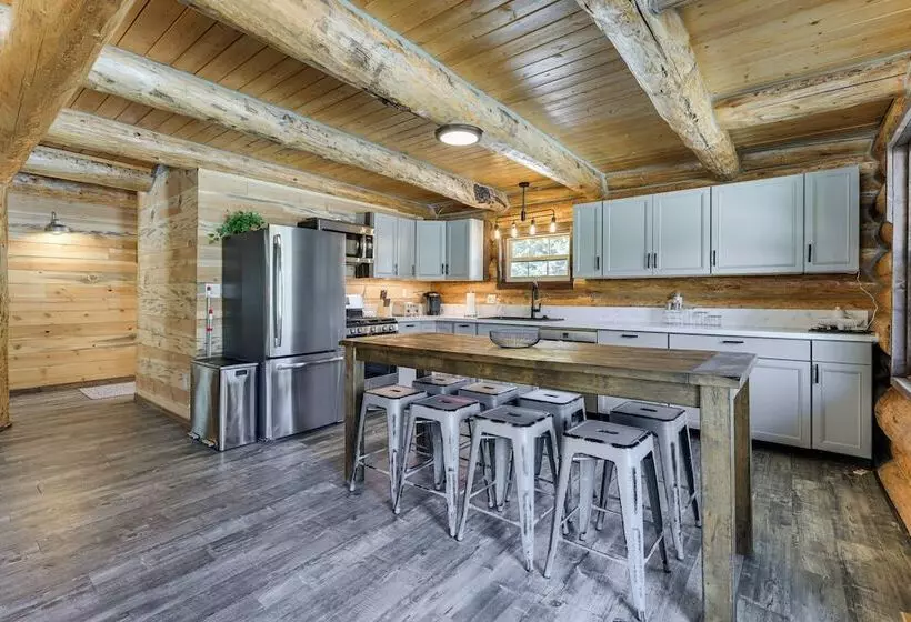 Riverfront Montana Log Cabin W/ Mountain Views!