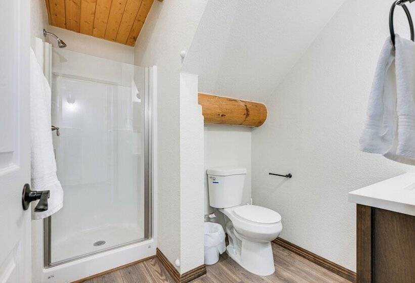 Riverfront Montana Log Cabin W/ Mountain Views!