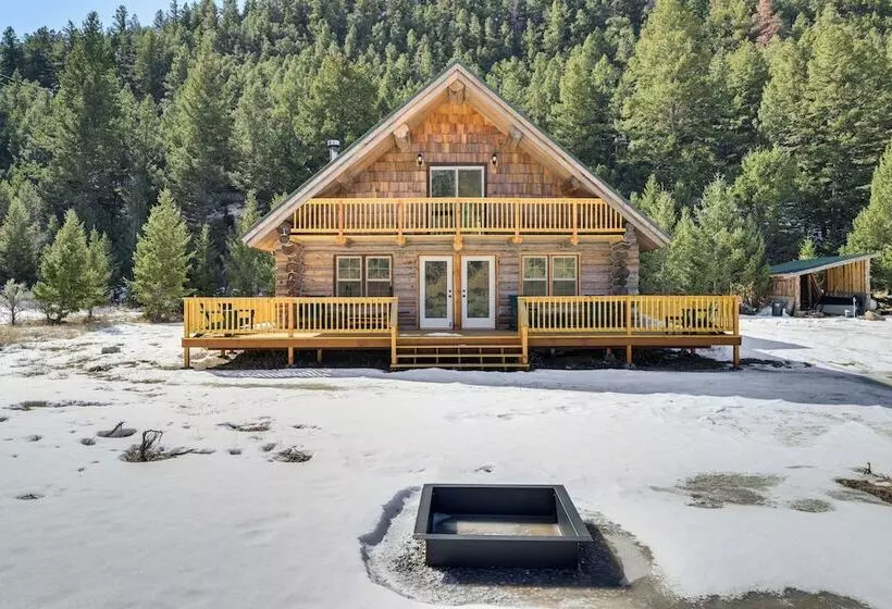 Riverfront Montana Log Cabin W/ Mountain Views!