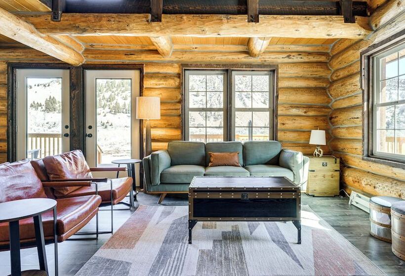 Riverfront Montana Log Cabin W/ Mountain Views!