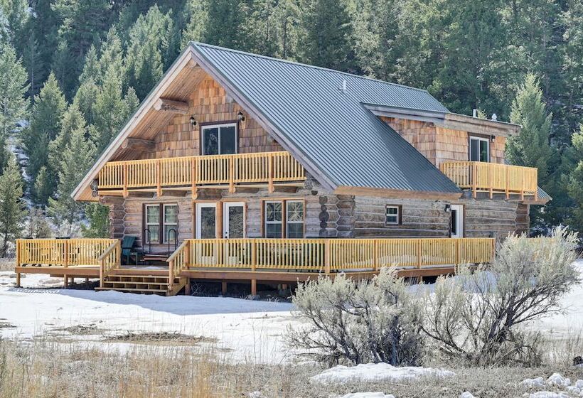 Riverfront Montana Log Cabin W/ Mountain Views!