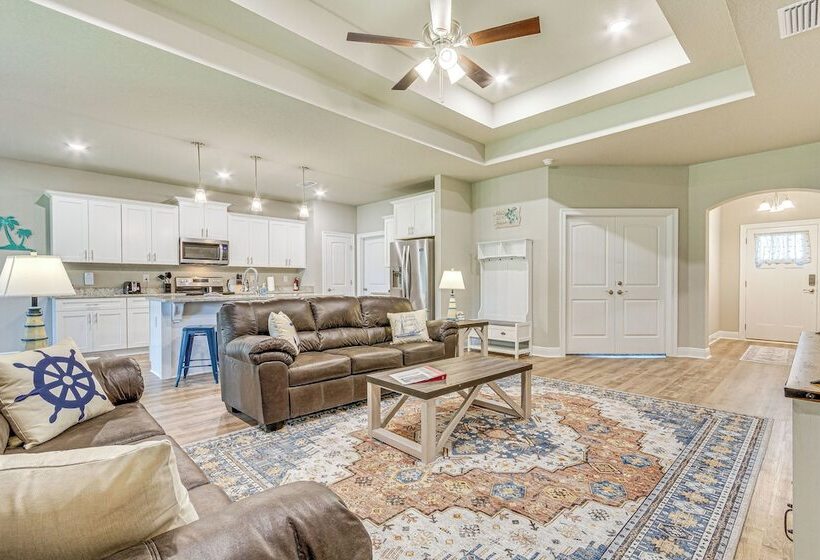 Single Story Navarre Home ~ 8 Mi To Navarre Beach