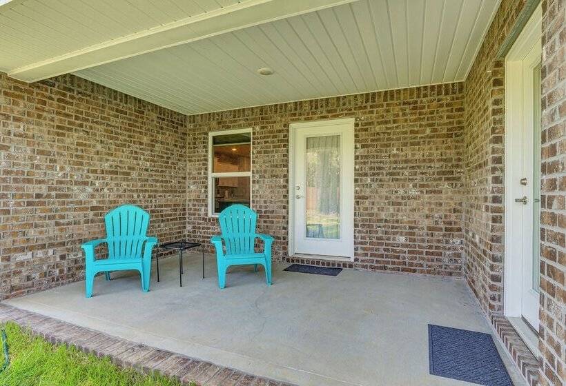 Single Story Navarre Home ~ 8 Mi To Navarre Beach