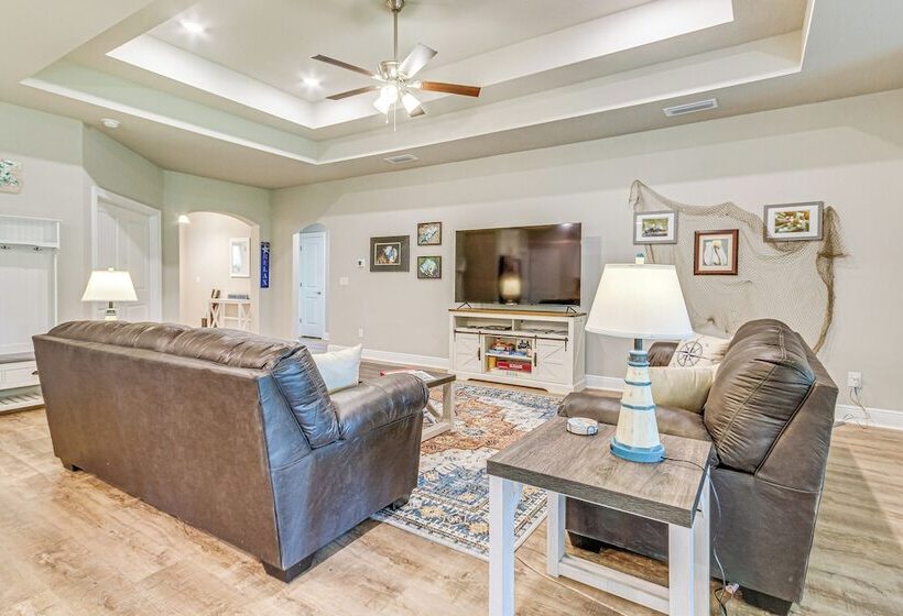 Single Story Navarre Home ~ 8 Mi To Navarre Beach