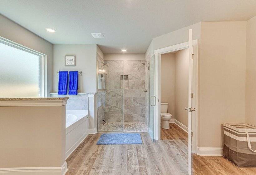 Single Story Navarre Home ~ 8 Mi To Navarre Beach