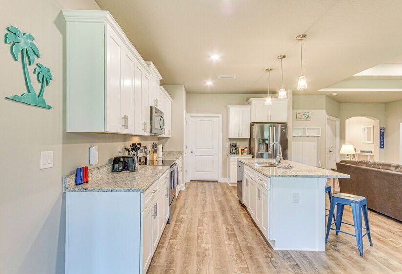 Single Story Navarre Home ~ 8 Mi To Navarre Beach