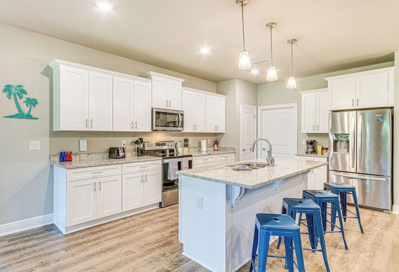 Single Story Navarre Home ~ 8 Mi To Navarre Beach