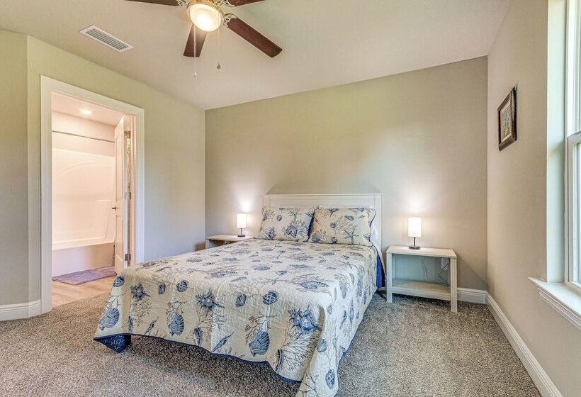 Single Story Navarre Home ~ 8 Mi To Navarre Beach