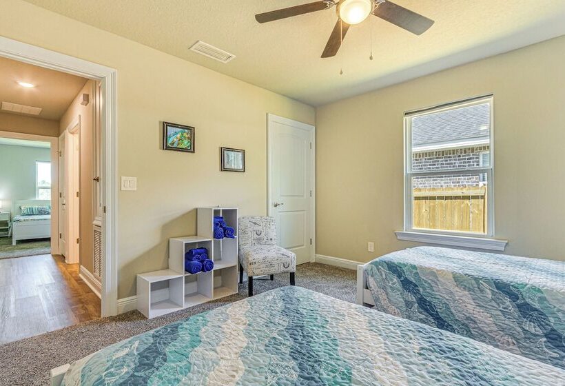 Single Story Navarre Home ~ 8 Mi To Navarre Beach