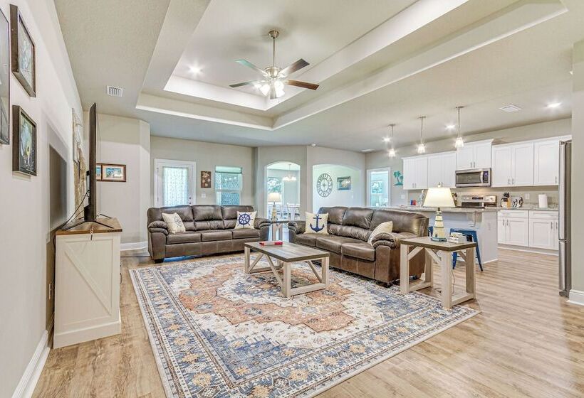 Single Story Navarre Home ~ 8 Mi To Navarre Beach