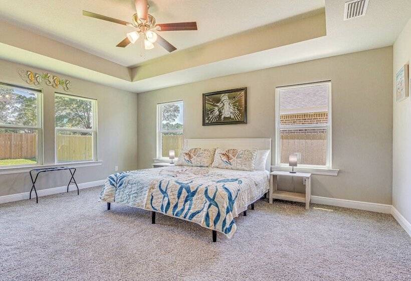 Single Story Navarre Home ~ 8 Mi To Navarre Beach