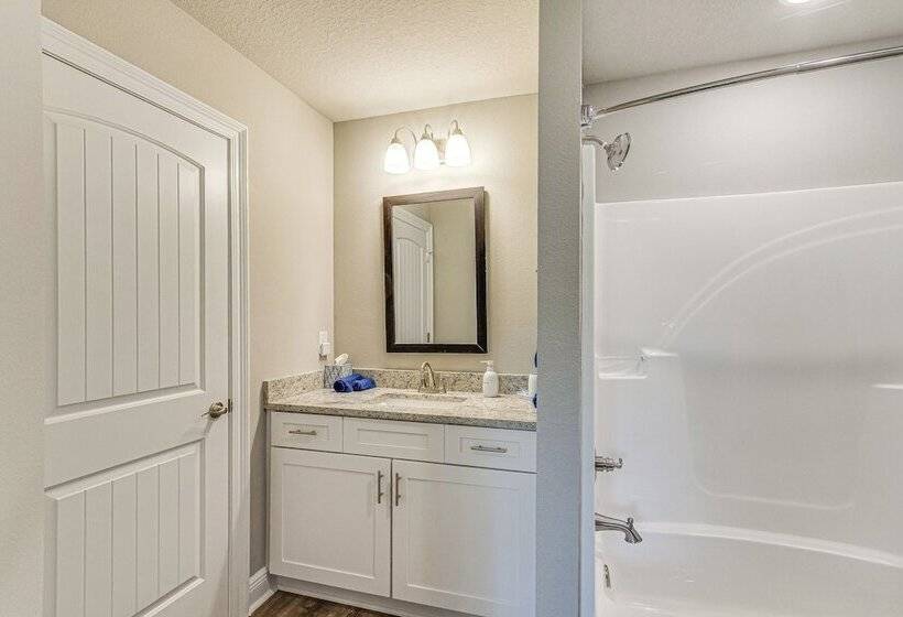 Single Story Navarre Home ~ 8 Mi To Navarre Beach