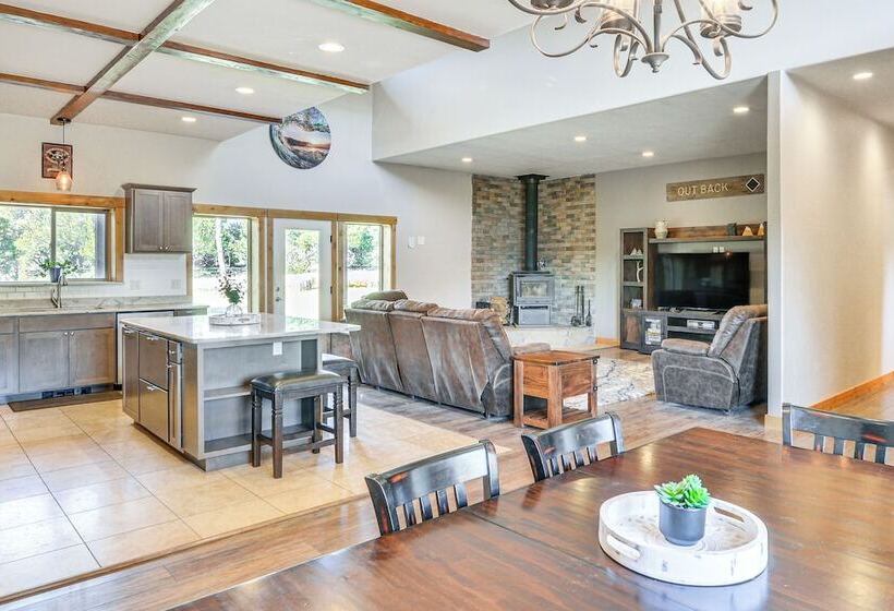 Stunning Buena Vista Home ~ 4 Mi To River Rafting!