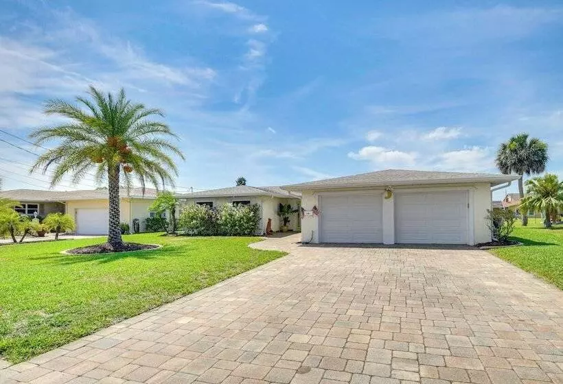 Sunny South Daytona Home W/ Private Boat Dock!