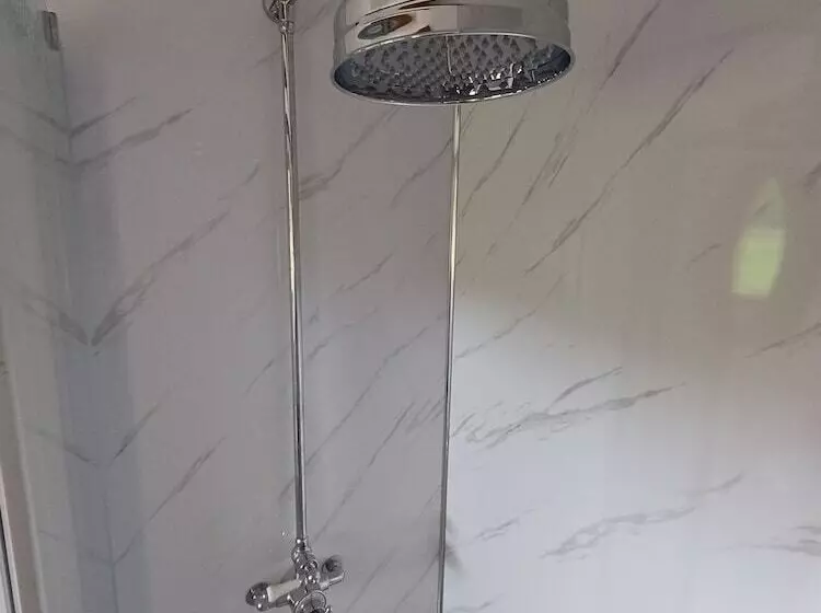 The Heartwood   Luxury Cabin Near York