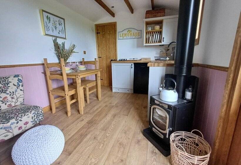 The Heartwood   Luxury Cabin Near York