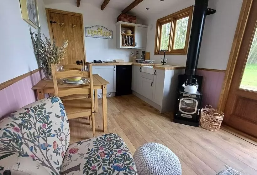 The Heartwood   Luxury Cabin Near York