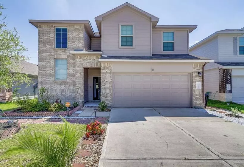 Welcoming Home ~ 16 Mi To Downtown Houston!