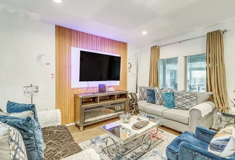 Welcoming Home ~ 16 Mi To Downtown Houston!