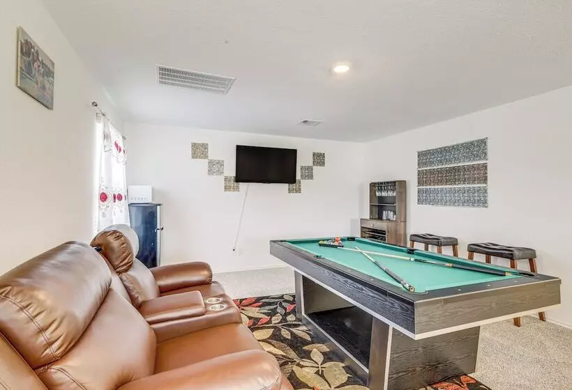 Welcoming Home ~ 16 Mi To Downtown Houston!