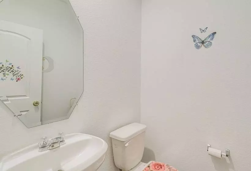 Welcoming Home ~ 16 Mi To Downtown Houston!