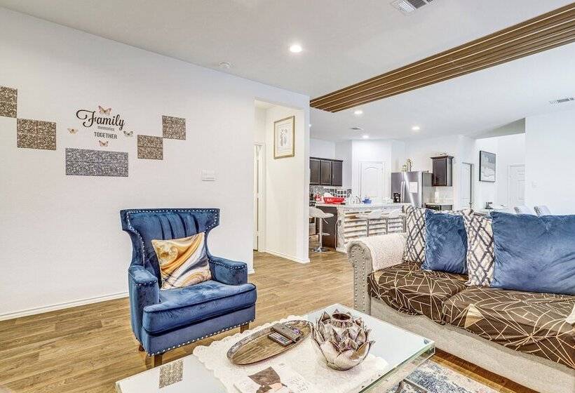 Welcoming Home ~ 16 Mi To Downtown Houston!