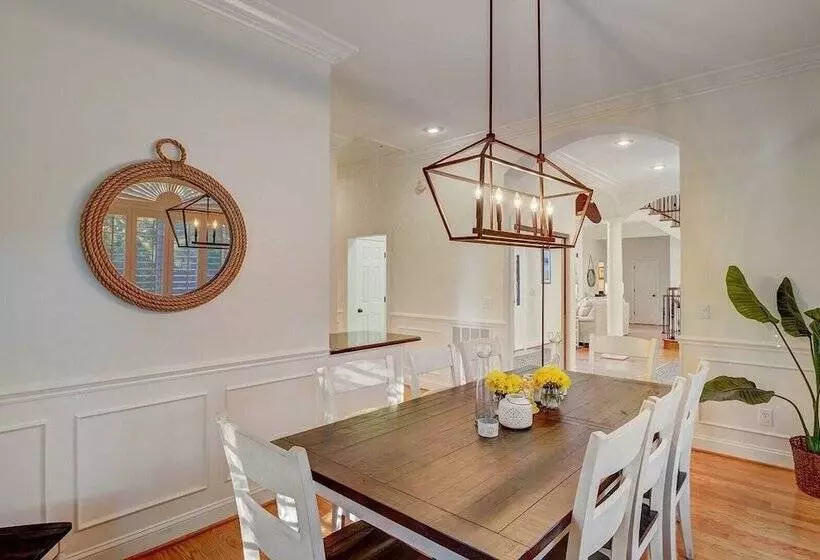 28 Beachwood West By Avantstay Close To Beach, Multiple Decks & Private Pool!