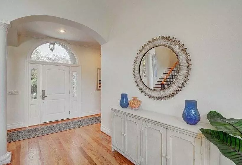 28 Beachwood West By Avantstay Close To Beach, Multiple Decks & Private Pool!