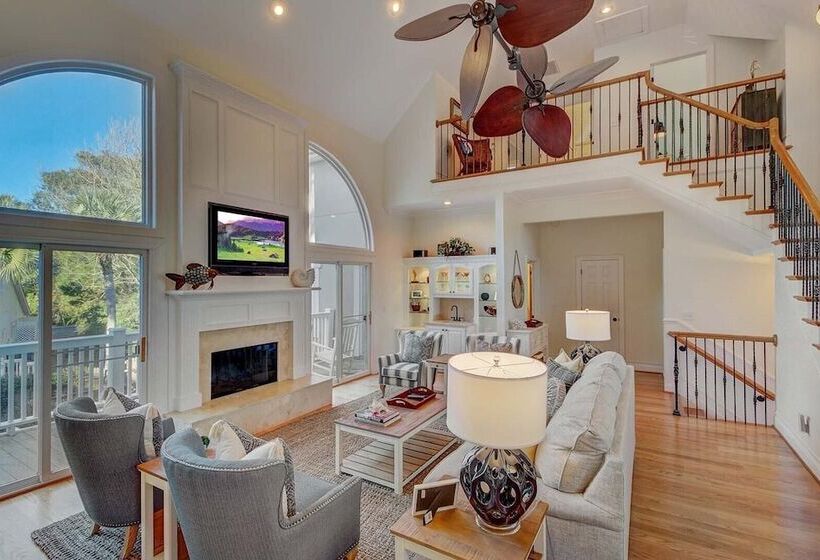 28 Beachwood West By Avantstay Close To Beach, Multiple Decks & Private Pool!