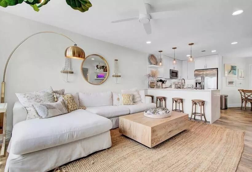 303 D Port O Call By Avantstay Oceanfront Penthouse