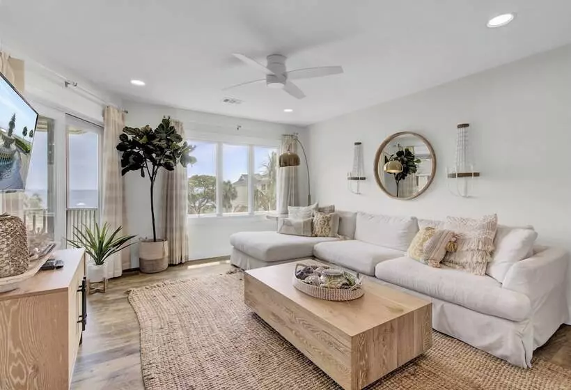 303 D Port O Call By Avantstay Oceanfront Penthouse