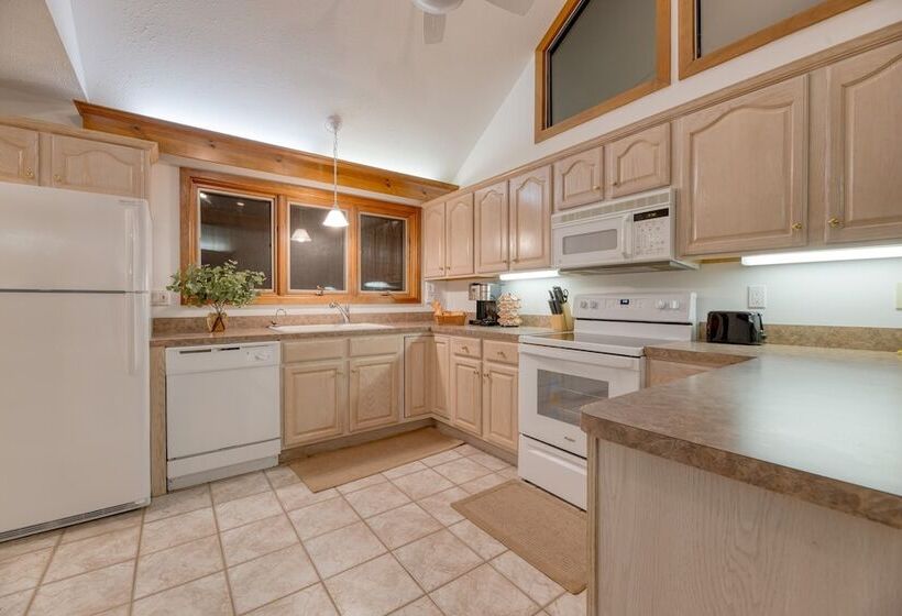 Bay Cottage By Avantstay Waterfront, Pier, Pond