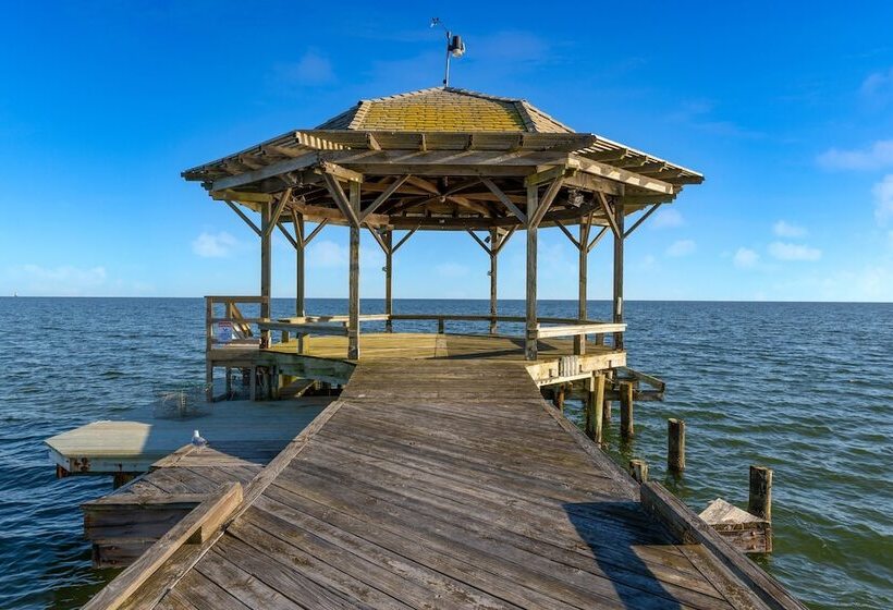 Bay Cottage By Avantstay Waterfront, Pier, Pond