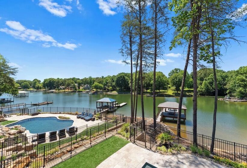 Blue Heron By Avantstay Lakefront, Dock, Pool, Theater Sleeps 22