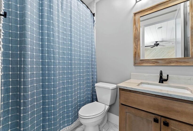 Blue Heron By Avantstay Lakefront, Dock, Pool, Theater Sleeps 22