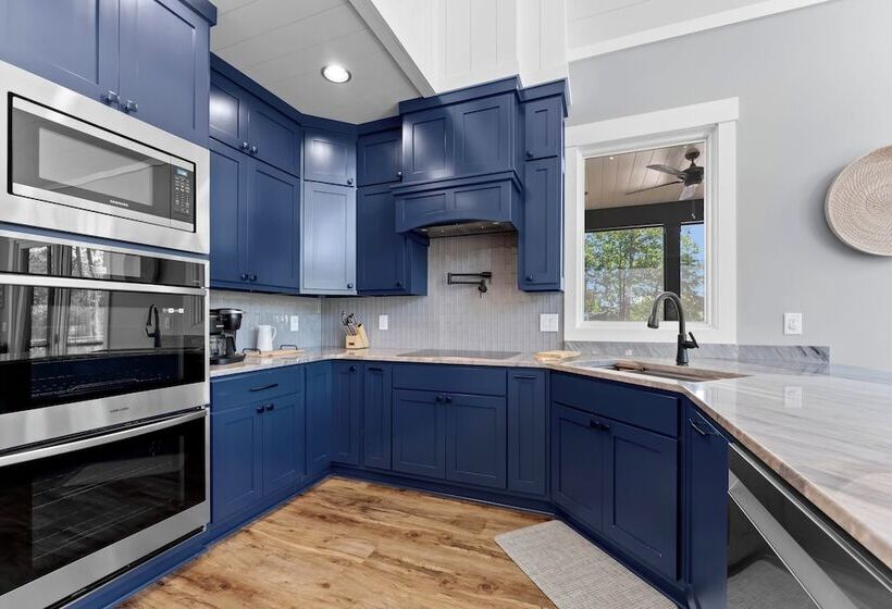 Blue Heron By Avantstay Lakefront, Dock, Pool, Theater Sleeps 22