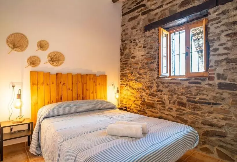 Two Houses With Shared Pool Chillout And See Views